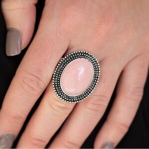 NWT Pink & Silver Oval Stone Ring(Last One)